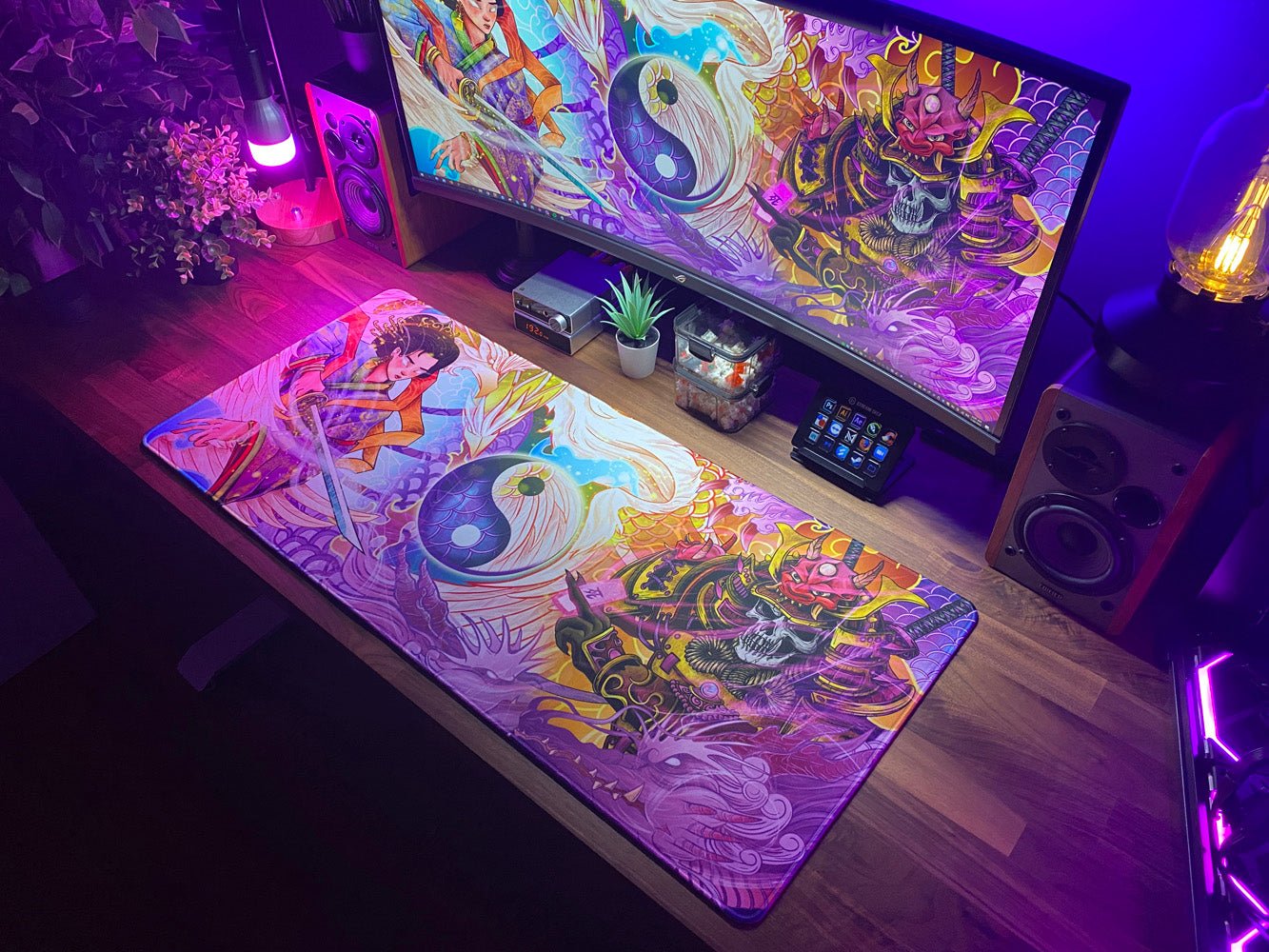 Amaterasu - Susanoo - MacvethOS Artisan Deskmat